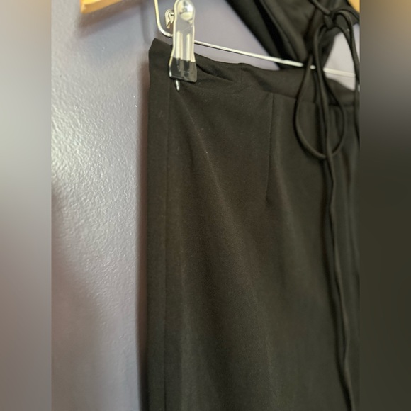 HELLO MOLLY Wide Leg Halterneck Open Back Black Jumpsuit EUC Size 6 - Picture 9 of 10